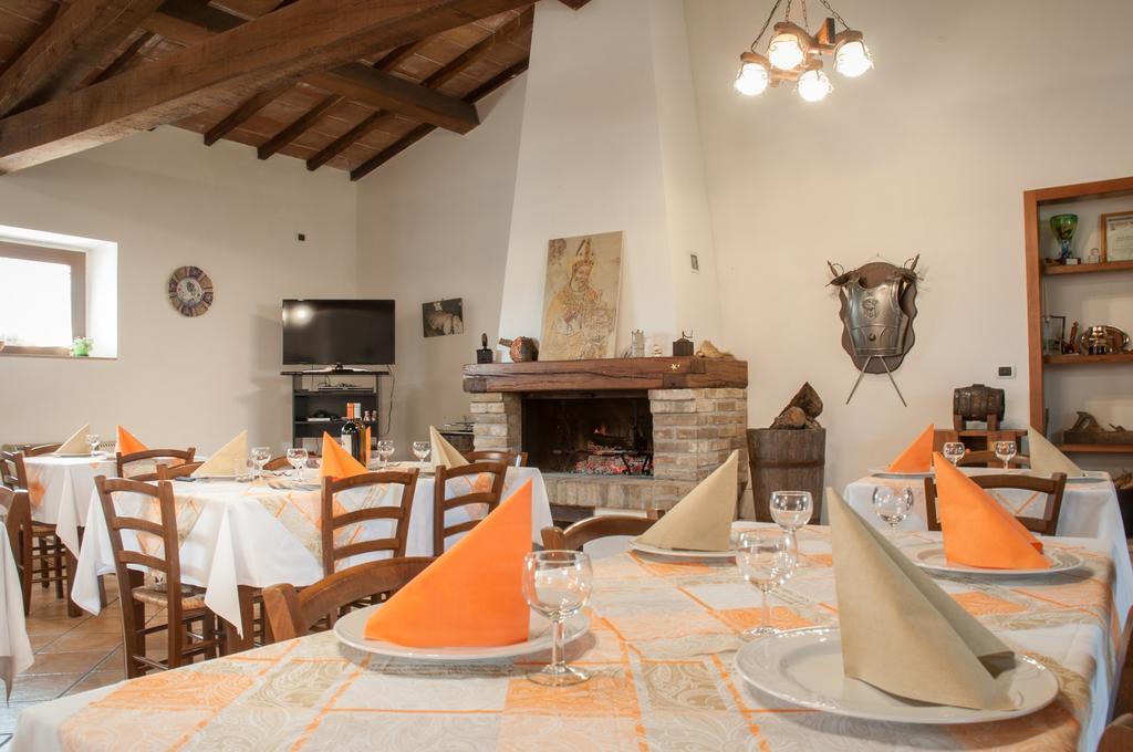Agriturismo Casella Del Piano Gubbio Luaran gambar